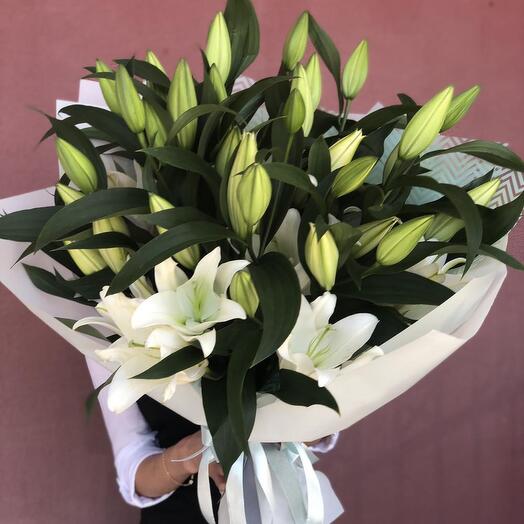 White Lilly Bouquet