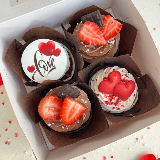 A gift set of cupcakes for a girl/boyfriend