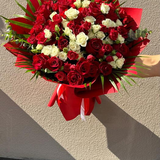 Boquet of 40 red Roses, 5 white spray rose