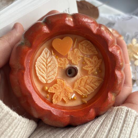 Свеча ароматическая в гипсовом подсвечнике - шкатулке Оранжевая тыква нежный аромат Кашемировой сливы для уюта в интерьере