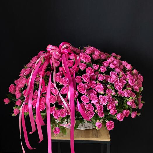 Корзина с кустовыми розами ВАУ