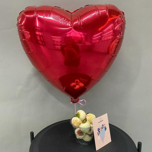 Подарочный набор малый стакан клубники в шоколаде с фольгированным шаром