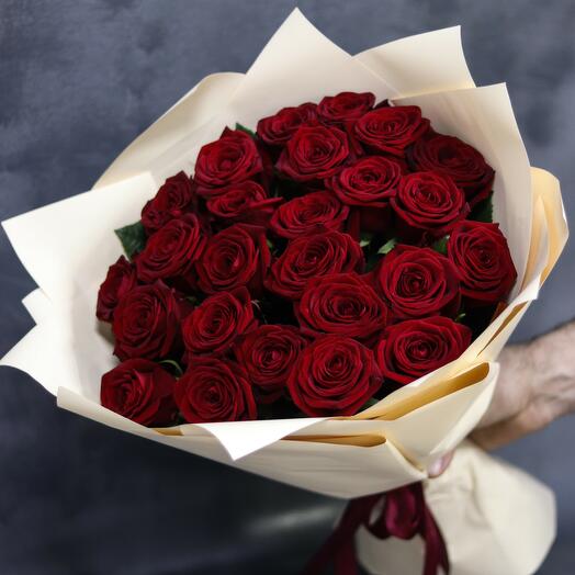 Ramo De Rosas Escarlatas