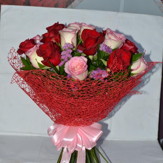For A Pretty Lady Roses Bouquet