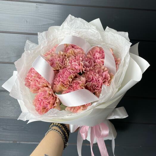 Bouquet of pink dianthuses