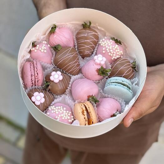 Клубника в шоколаде с макаронс очень вкусный подарок для девушки 🎀