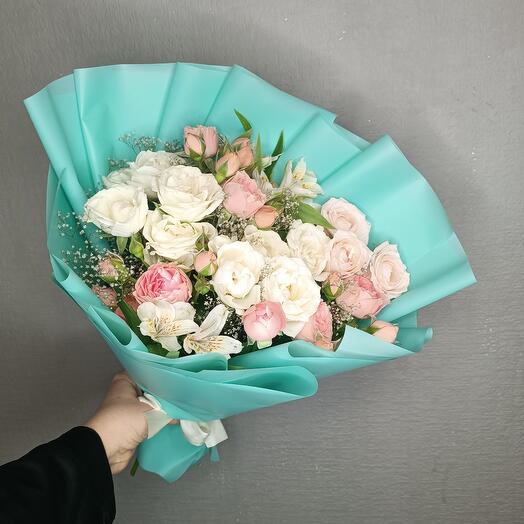 Пионовидные кустовые розы😍