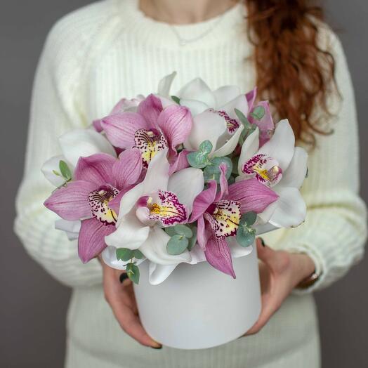 Композиция с орхидеей