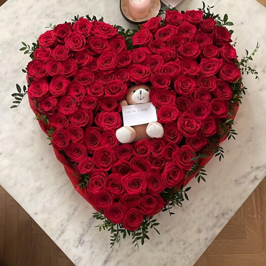 Corazon de 100 rosas con peluche