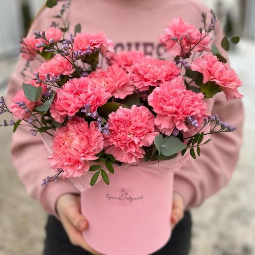 Pink dianthuses with eucalyptus and limonium