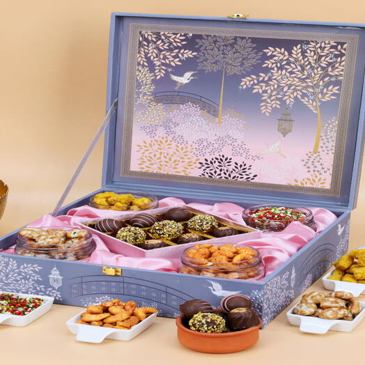 Festive Treat Premium Gift Box