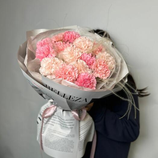 Bouquet of 15 delicate pink carnations