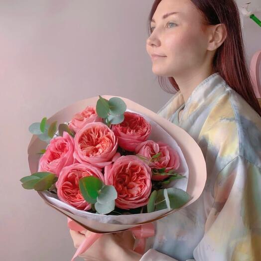 Букет пионовидных роз