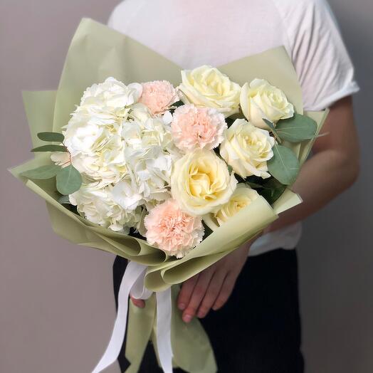 Ramo de autor con hortensias