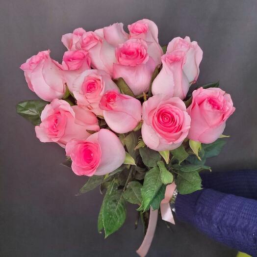 15 pink roses