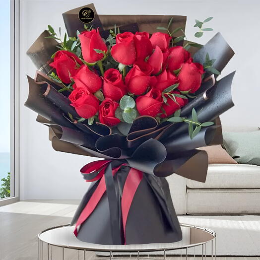 Valentines Day Cute Red Roses Small Bouquet