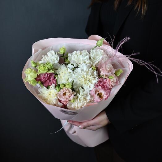 Author's bouquet of dianthus and eustoma