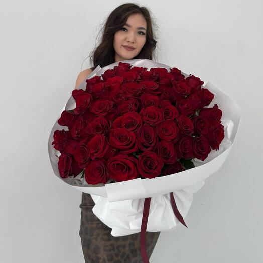Элегантный букет из 51 розы