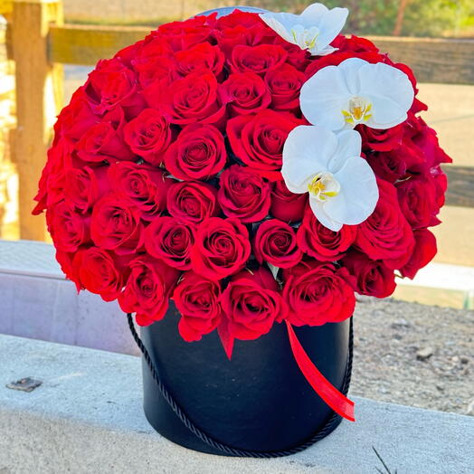 Luxury roses in a box