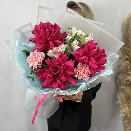 Букетик комплимент с ажурными розами🌸