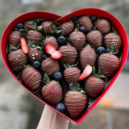Клубника в шоколаде «Berry Kiss Dream Box»