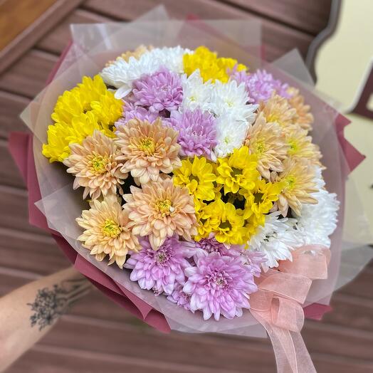 Bouquet of chrysanthemums "Autumn colors"