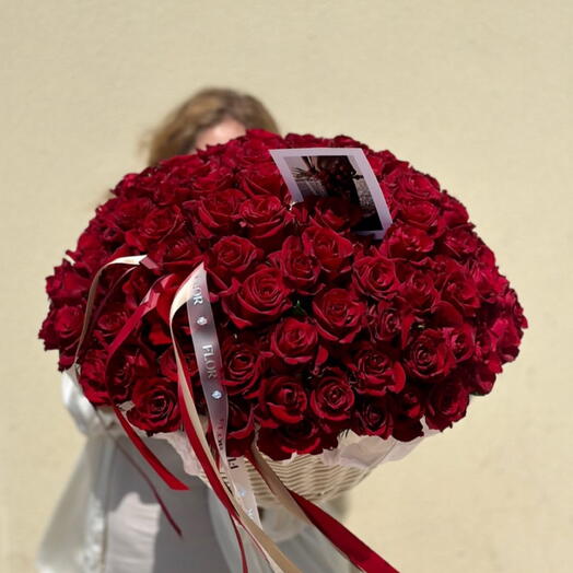 101 classical rose basket red