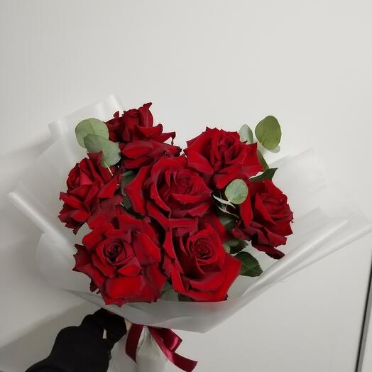Bouquet of 7 red French roses