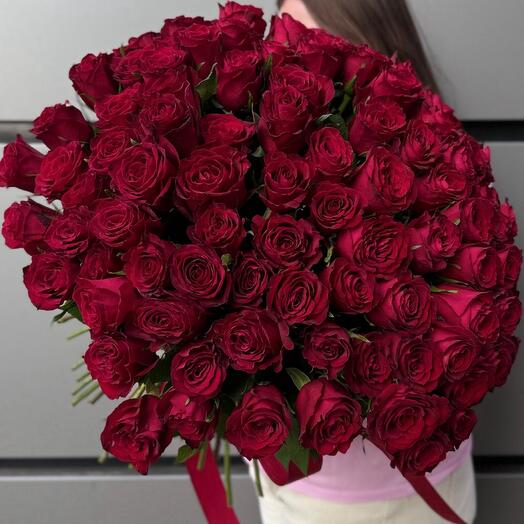 Bouquet of 101 Kenyan roses with ribbon