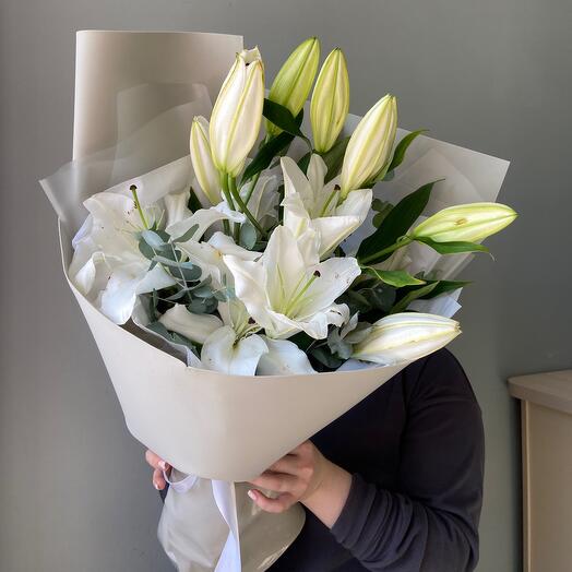 Luxurious lilies🤍