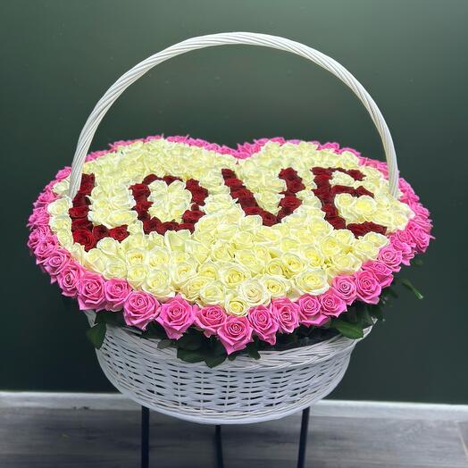 Корзина с цветами love