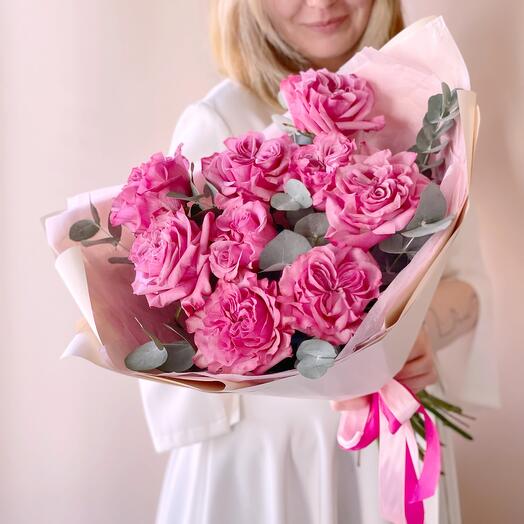 Bouquet of pink peony-shaped Country Blue roses. Flow 162