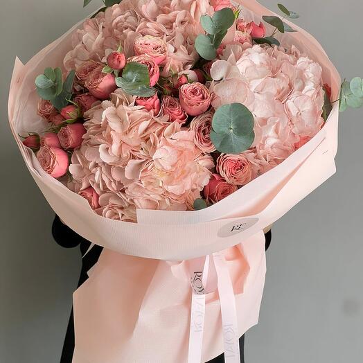 Букет "Любовь к розовому"