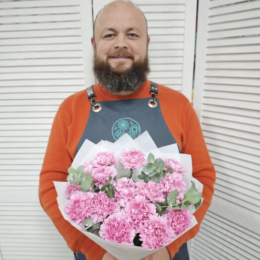 Гвоздики с эвкалиптом