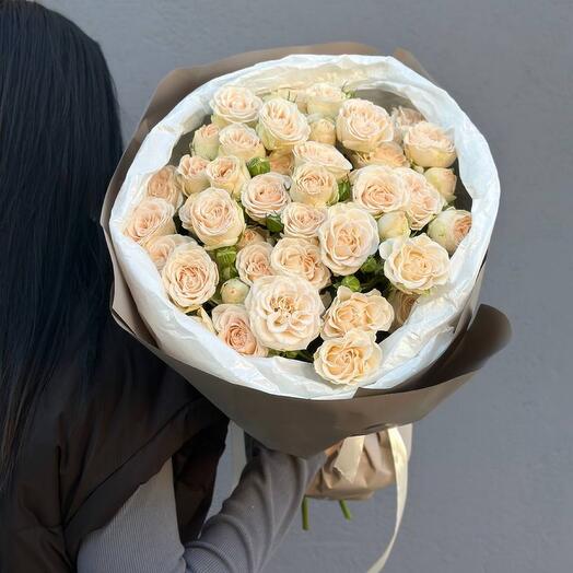 Букет кустовых роз, 9 штук