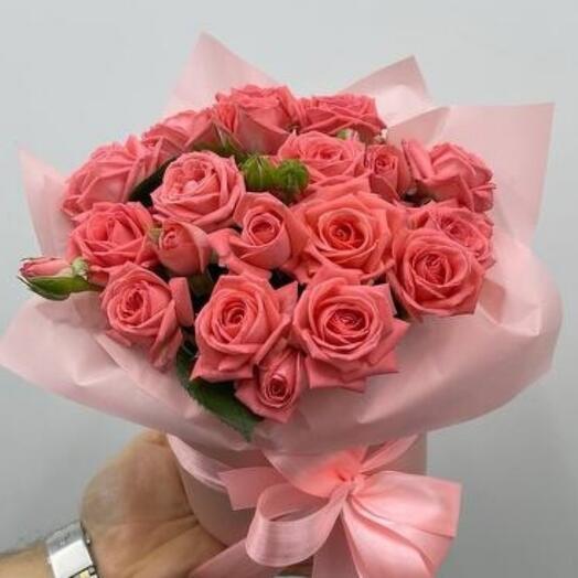 Caja de rosas de arbusto brillante