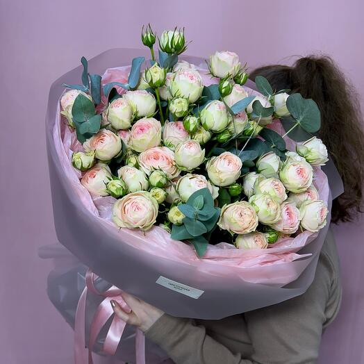 9 кустовых роз с эвкалиптом♥️