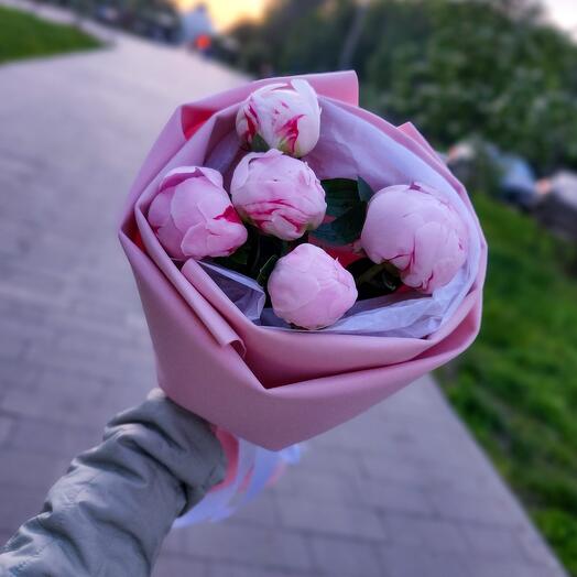 Букет пионов Sara Bernard