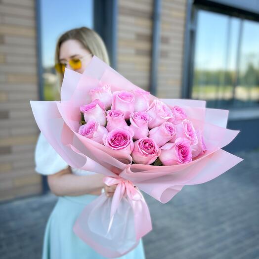Букет из 15 нежных роз