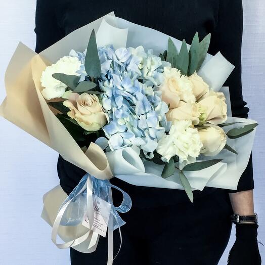 Bouquet of hydrangeas and roses "For her"