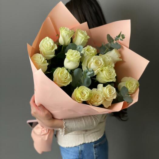 Белые розы 15 шт с эвкалиптом ♥️