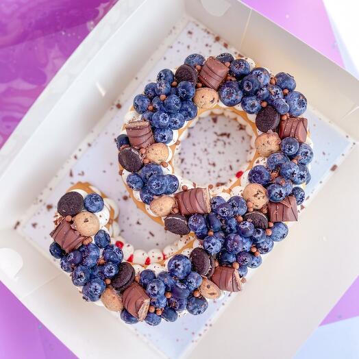 Cake "Honey-berry figure" 2 kg