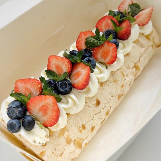 Меренговый рулет ягодный