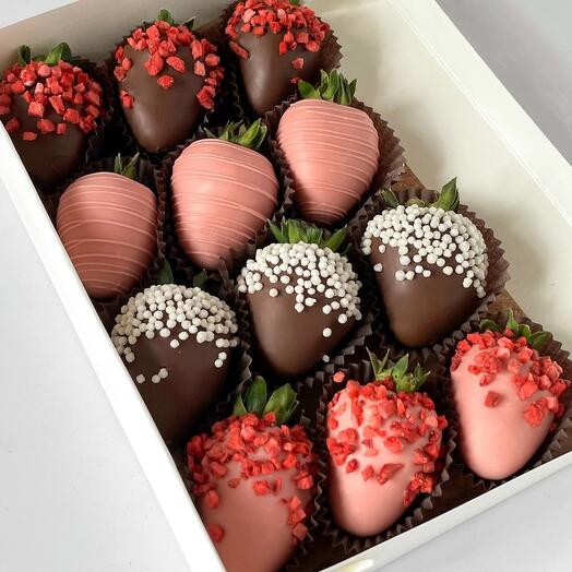 Клубника в шоколаде нежность💕