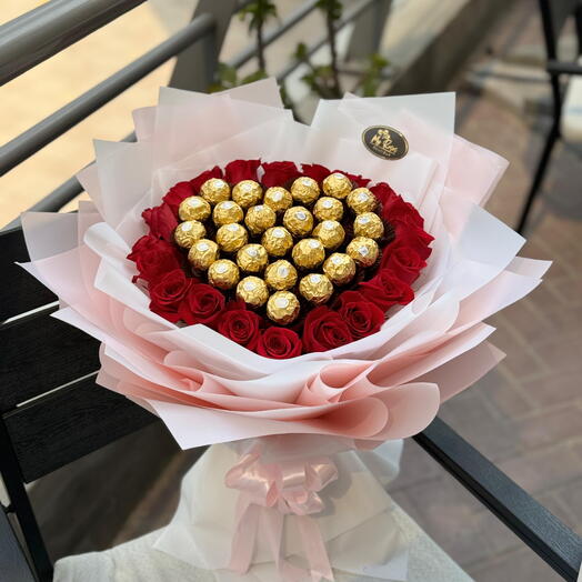 Love Bouquet (black and gold wrapping)