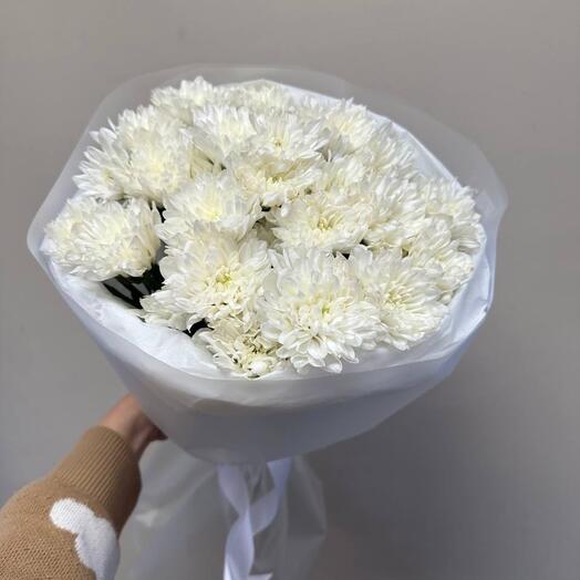 Букет из 5 кустовых белых хризантем