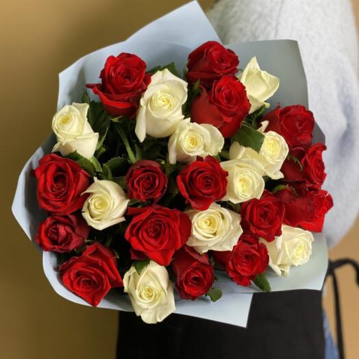25 роз со средним бутоном