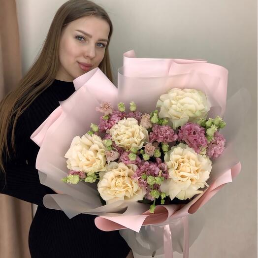 Дуобукет с кружевной эустомой и розой