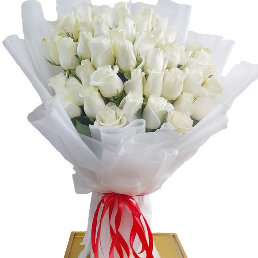 Luxurious 50 White Roses Bouquet Stunning Fetching Arrangement