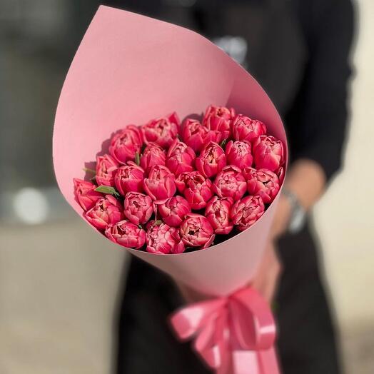 There will be 25 peony-shaped Columbus tulips on March 8th